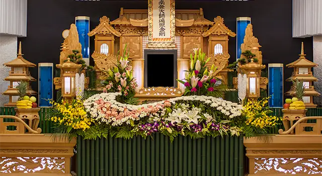 小ホール 家族葬向け:20名様前後:祭壇写真