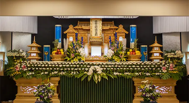 小ホール 家族葬向け:20名様前後:祭壇写真